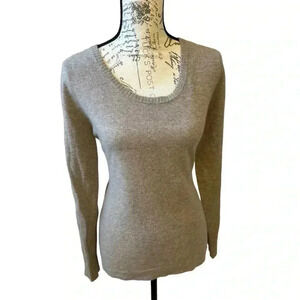 QUINN Cashmere Sweater
